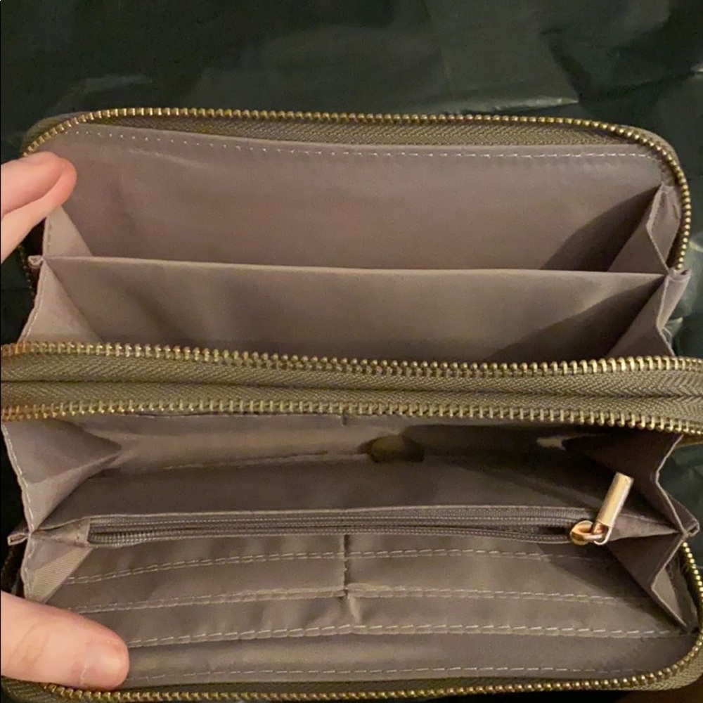 Wristlet - Picture 3 of 4